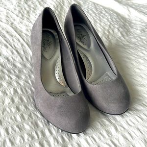 Dexflex comfort gray wedges size 8